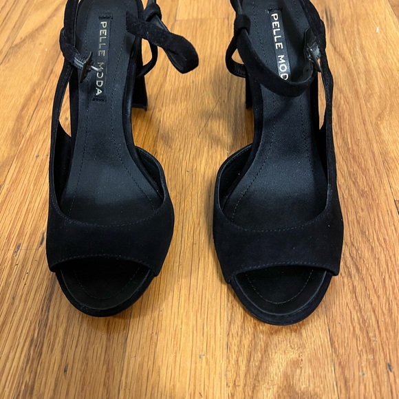 Pelle Moda  Suede Leather Sandals - Picture 5 of 9